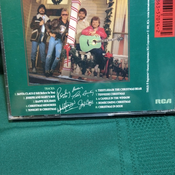⭐ BOGO ⭐ Alabama Christmas CD - Picture 2 of 5